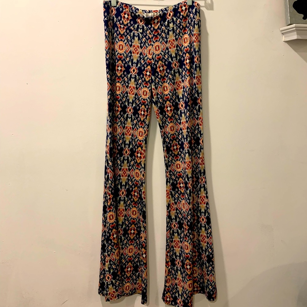 Veronica M Vibrant Geometric Flare Leggings